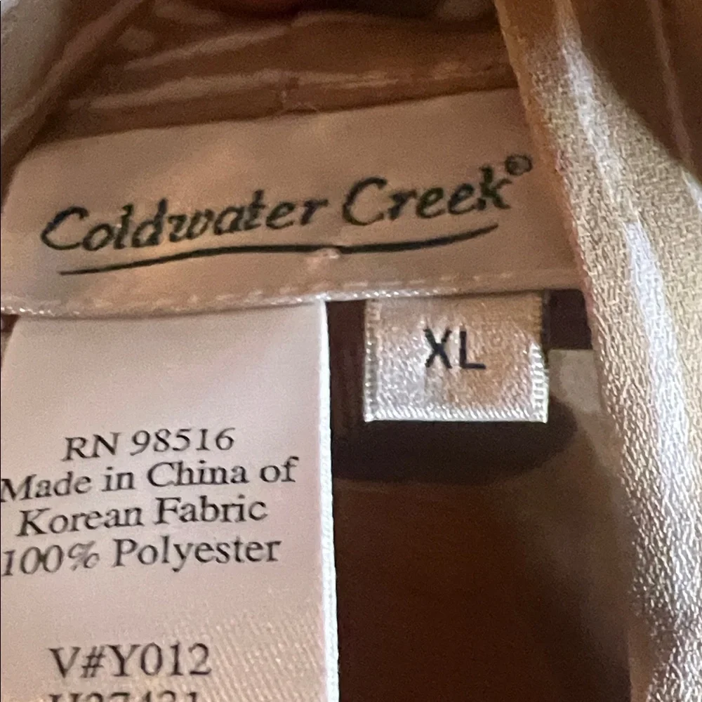 Coldwater Creek Tan and White Decorative Throw
